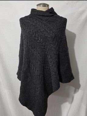 100% merino wool poncho inis crafts made in Ireland s/m grey
